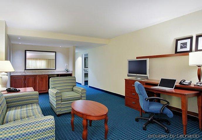 Courtyard Fort Myers At I-75 And Gulf Coast Town Center Estero Exteriör bild